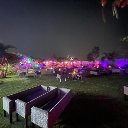 The Black Leaf Hotel Raipur  Exterior photo